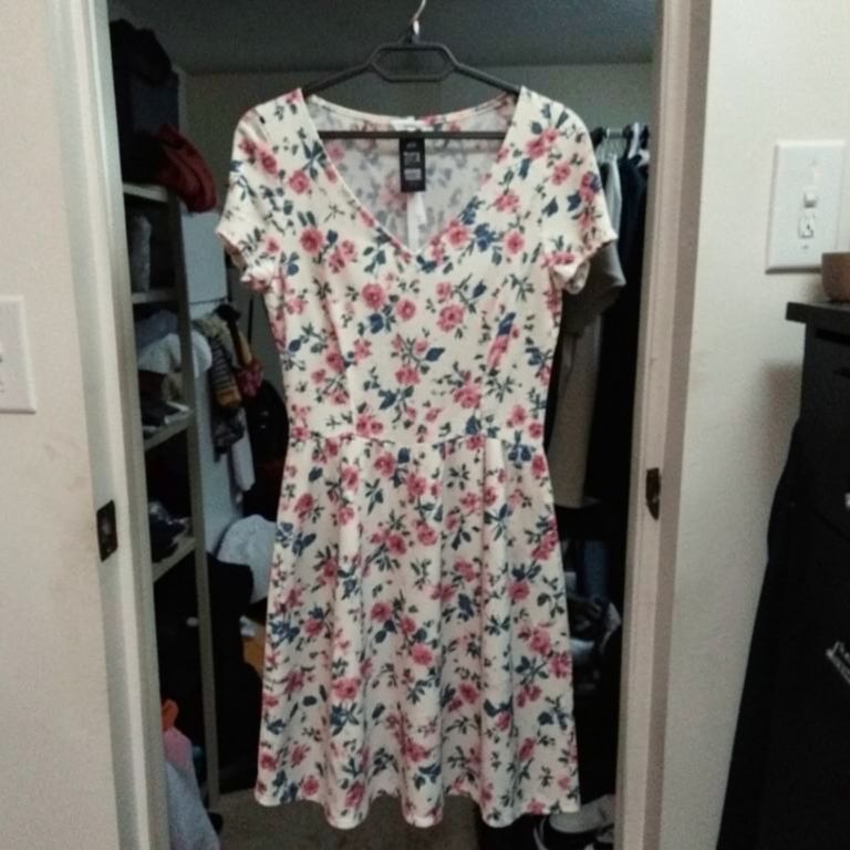 Clothes on Model AI before — original photo