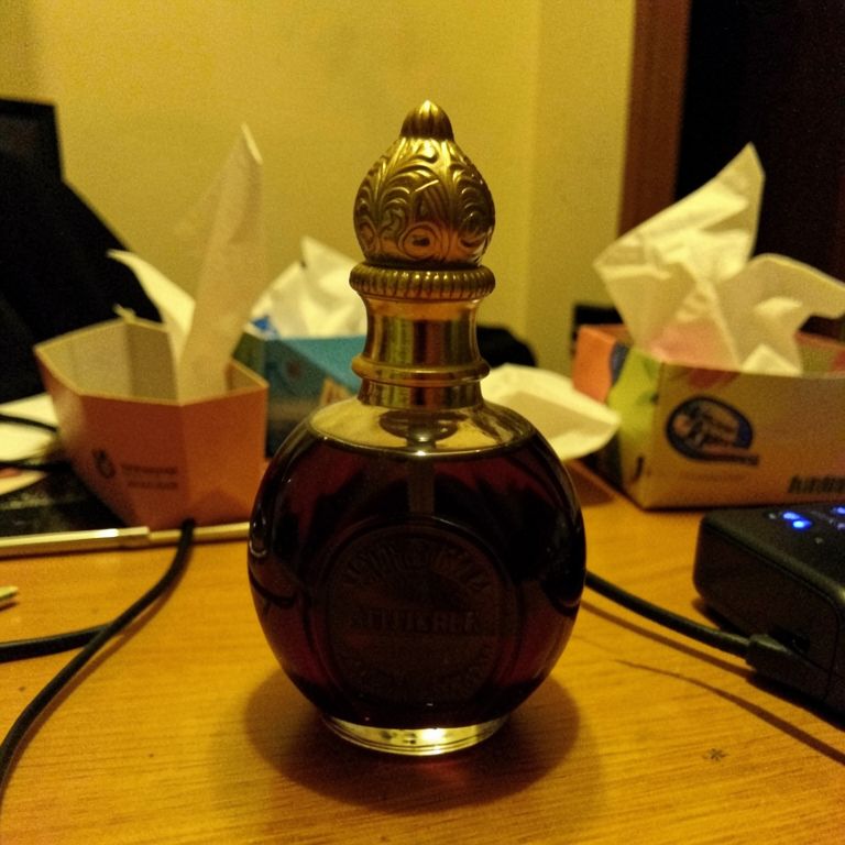 AI Perfume Photography before — original photo