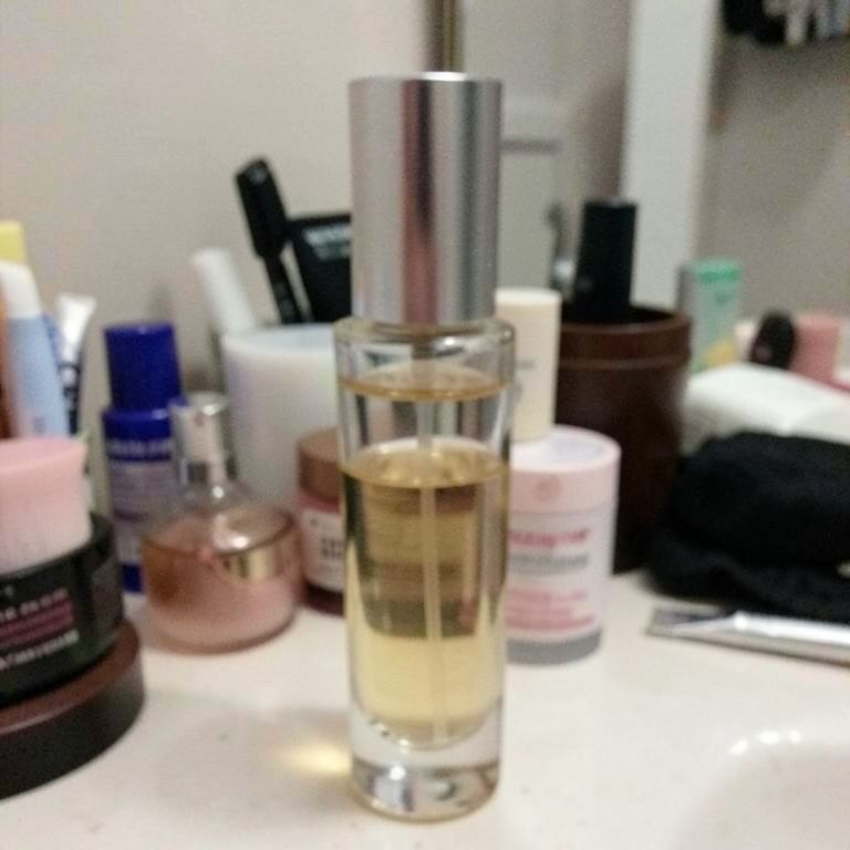 AI Perfume Photography before — original photo