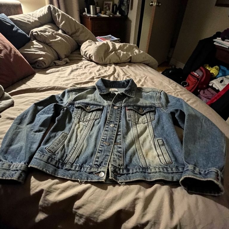 Clothes on Model AI before — original photo